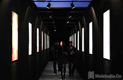 北京798艺术节盛大启幕，多元活动架起中外文化交流桥梁